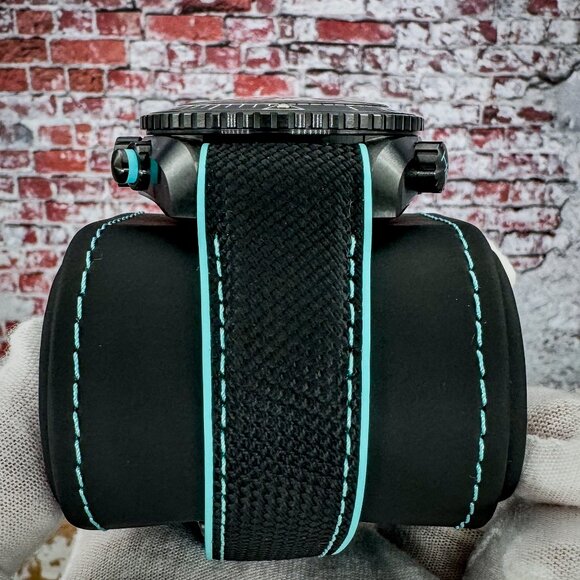 Omega Seamaster Planet Ocean ETNZ Limited Edition Black Ceramic - FULL SET - Picture 8 of 15